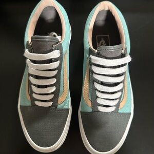 Low-Top Sneakers in Teal, Gray & Tan